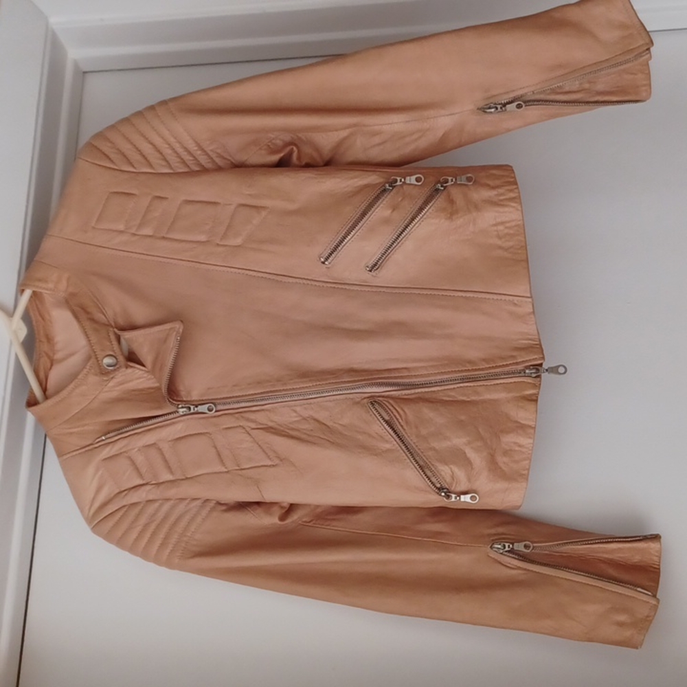 Vintage Leather Moto Jacket. Light carmel color. Sz.XSmall Great condition.